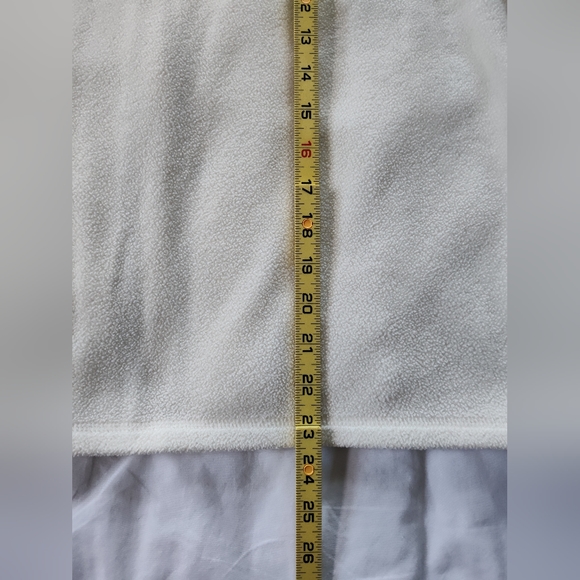 CASUAL CORNER Ladies Fleece Vest Size Large with front Pockets. - Picture 6 of 6